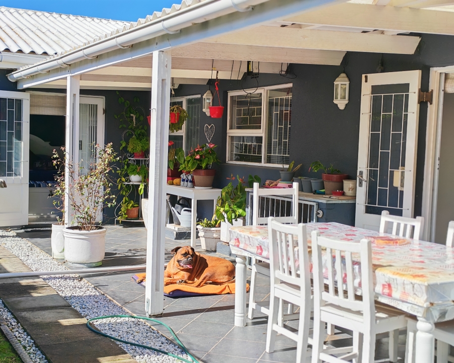3 Bedroom Property for Sale in Palmiet Western Cape